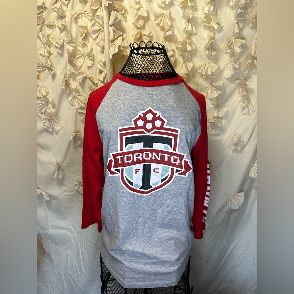 Toronto shirt size M